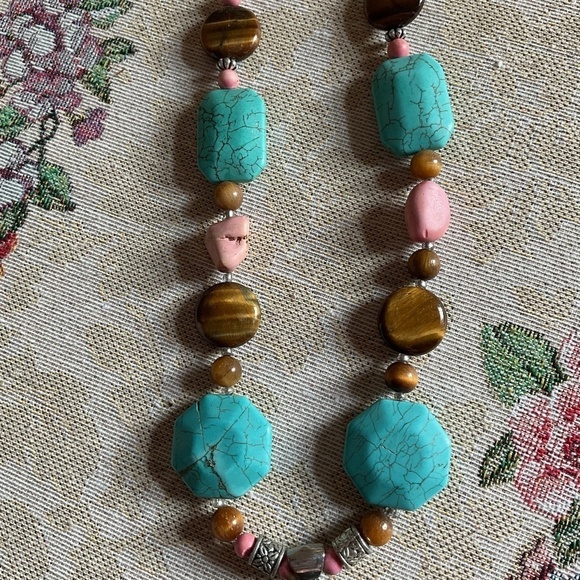 Turquoise Blue/Pink Mother of Pearl Tiger Eye Floral Hand made Necklace - Picture 3 of 9